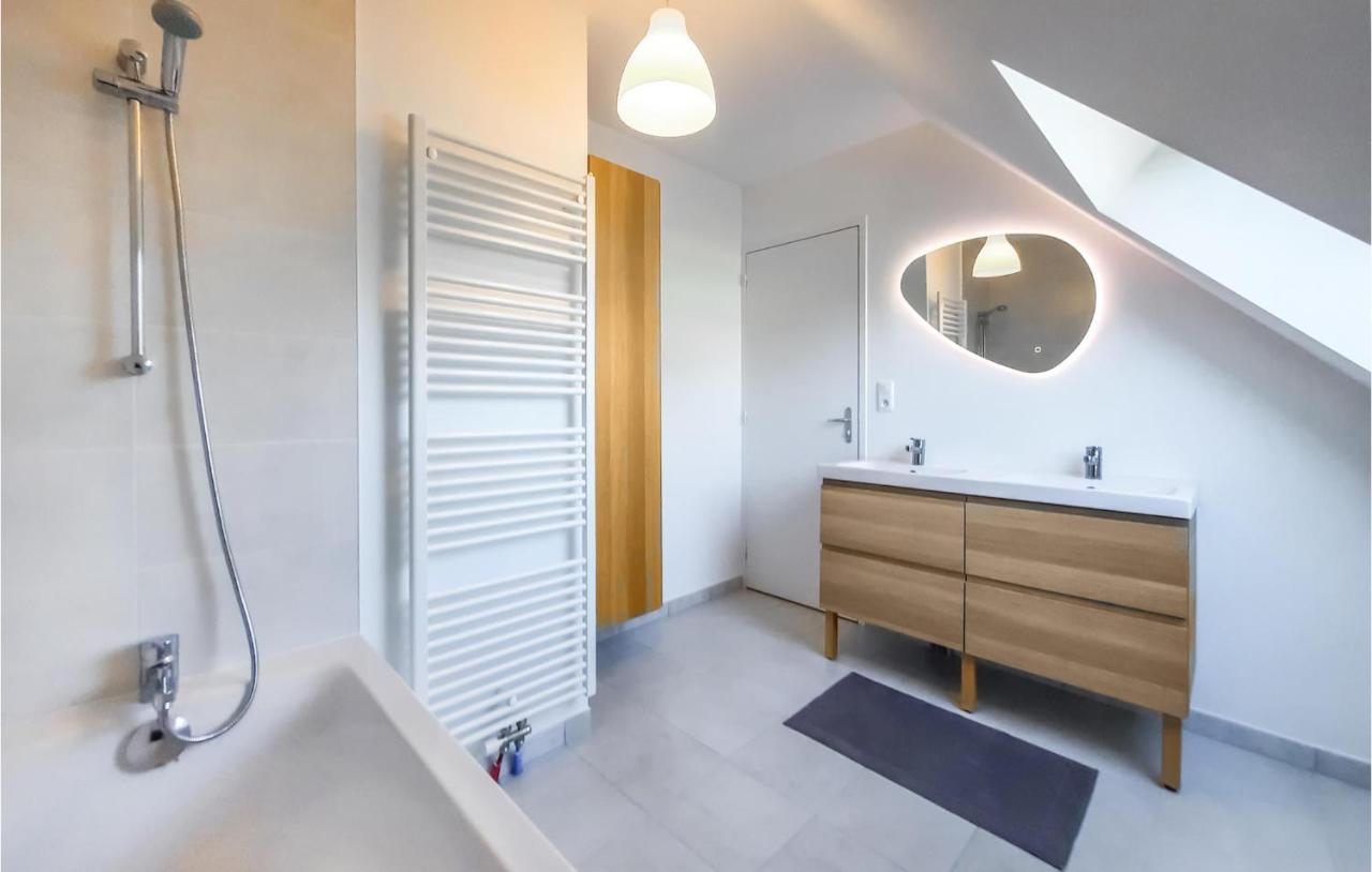 Awesome Home In Hirel With Wifi Екстериор снимка